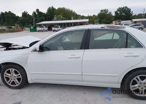 2007 Honda Accord 2.4 Se z USA, uszkodzony, nr VIN 1HGCM56337A098592